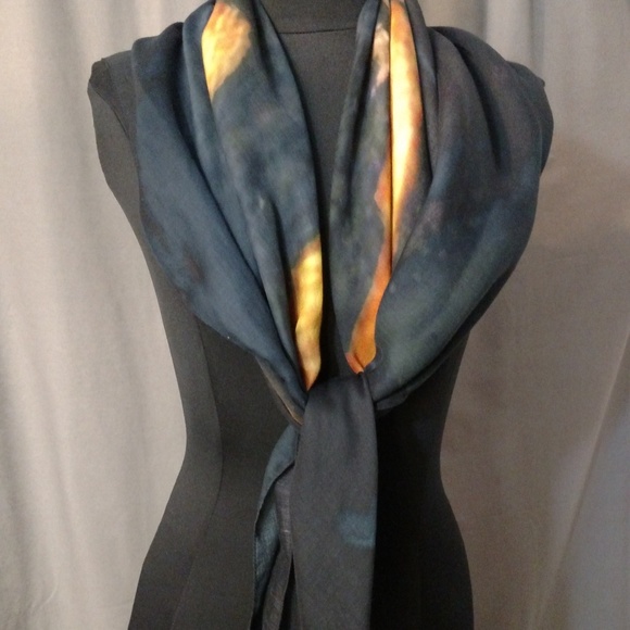 Givenchy Rottweiler Square Scarf 48" Pre-Owned - Picture 6 of 8